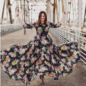 Yumi Kim Black Floral 3/4 Long Sleeve Maxi Dress DR3298M size M